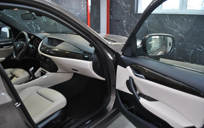 BMW X1 cena 41900 przebieg: 249897, rok produkcji 2010 z Barcin małe 301